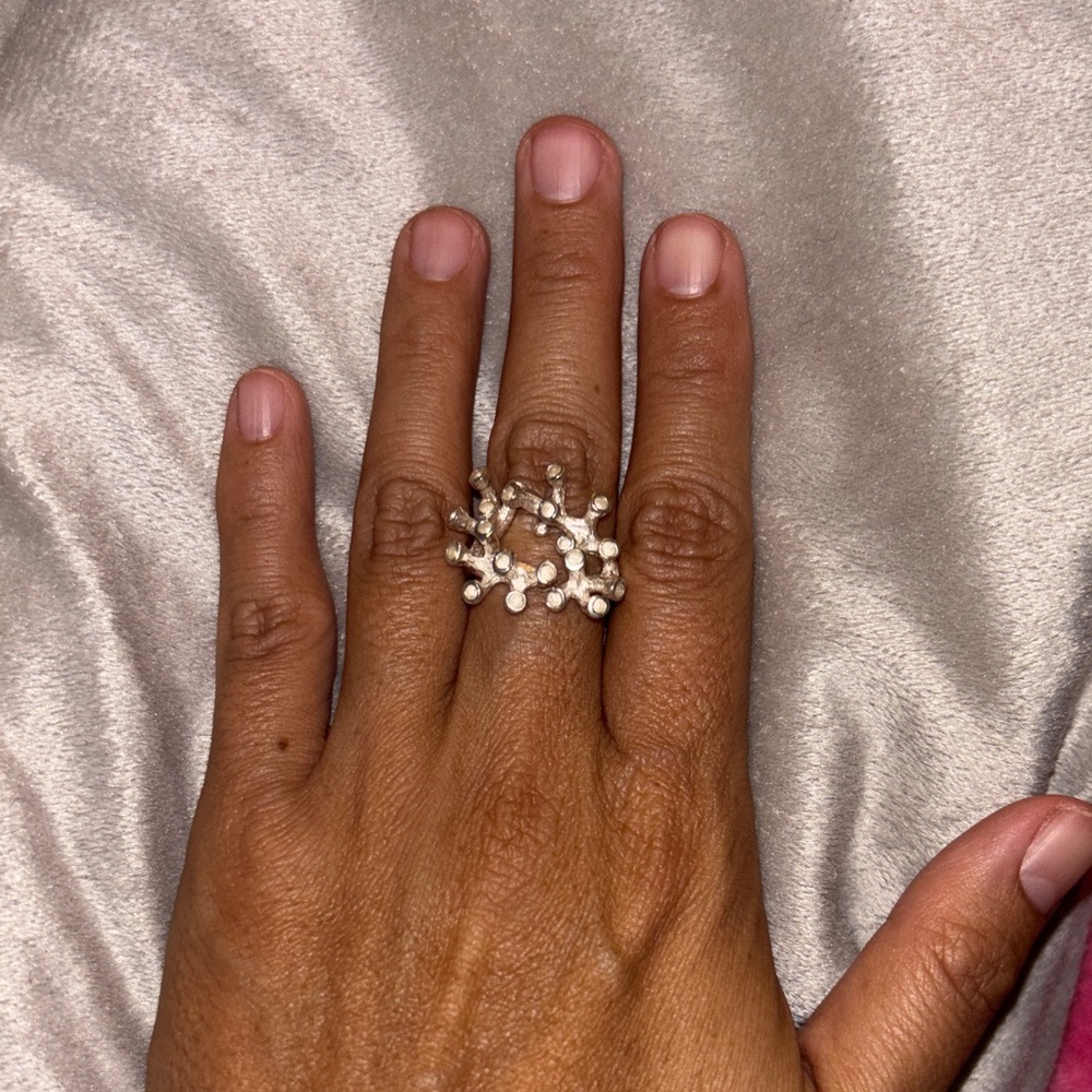 NEW NEVER WORN Elegant Silver Cluster Ring from Indonesia
